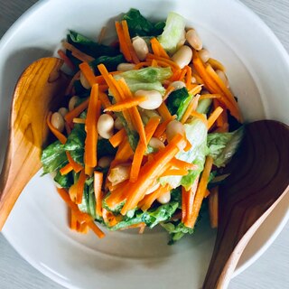 Soybean and carrot salad